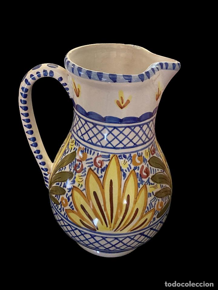 Antig&uuml;edades: jarra de Talavera,preciosa - Foto 1