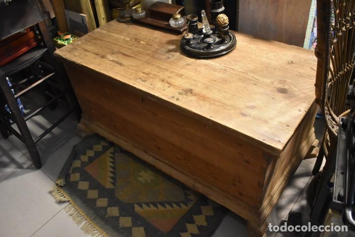 Antig&uuml;edades: ANTIGUO B&Aacute;UL ARC&Oacute;N DE AJUAR - Foto 1