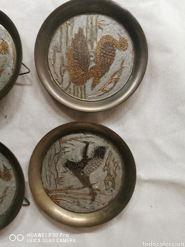 Antig&uuml;edades: Platos en bronce con motivos de aves - Foto 2