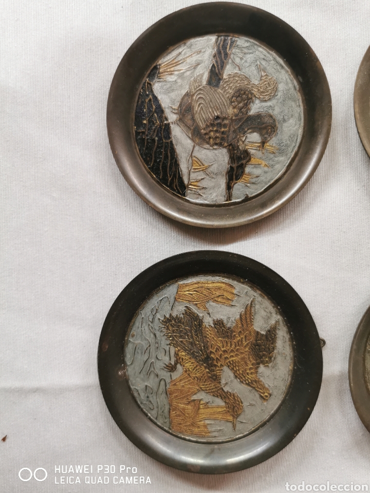 Antig&uuml;edades: Platos en bronce con motivos de aves - Foto 3
