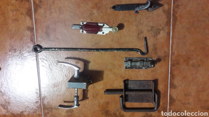 Antig&uuml;edades: Lote de cerrojos - Foto 1