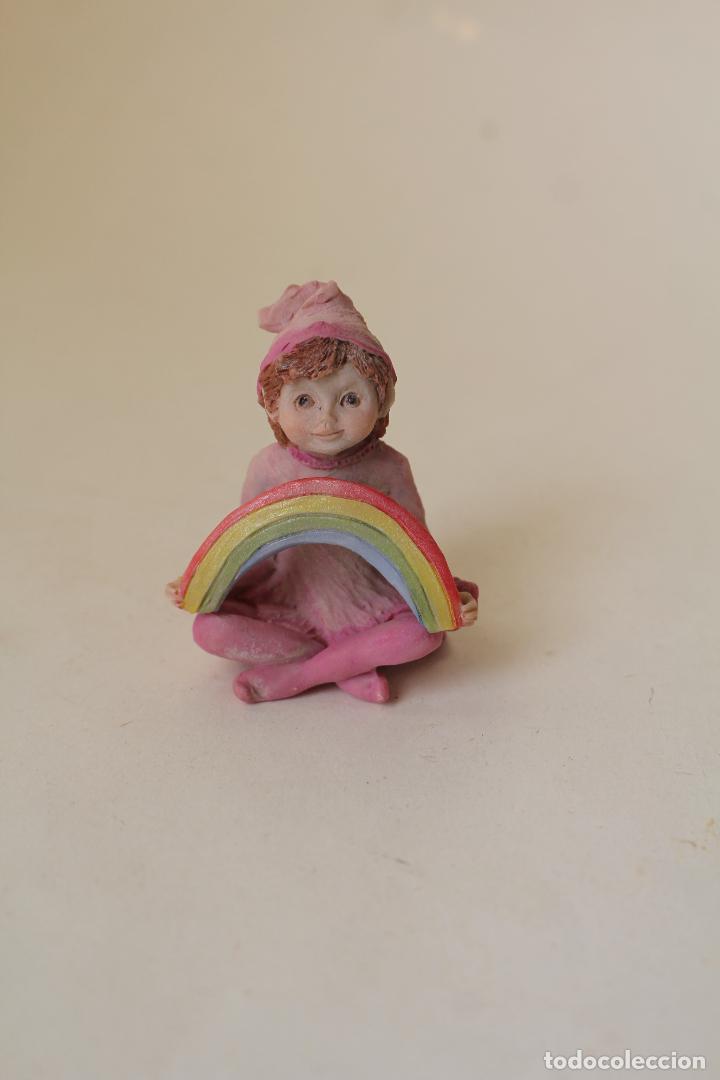Antig&uuml;edades: figura resina duende arco iris - Foto 1