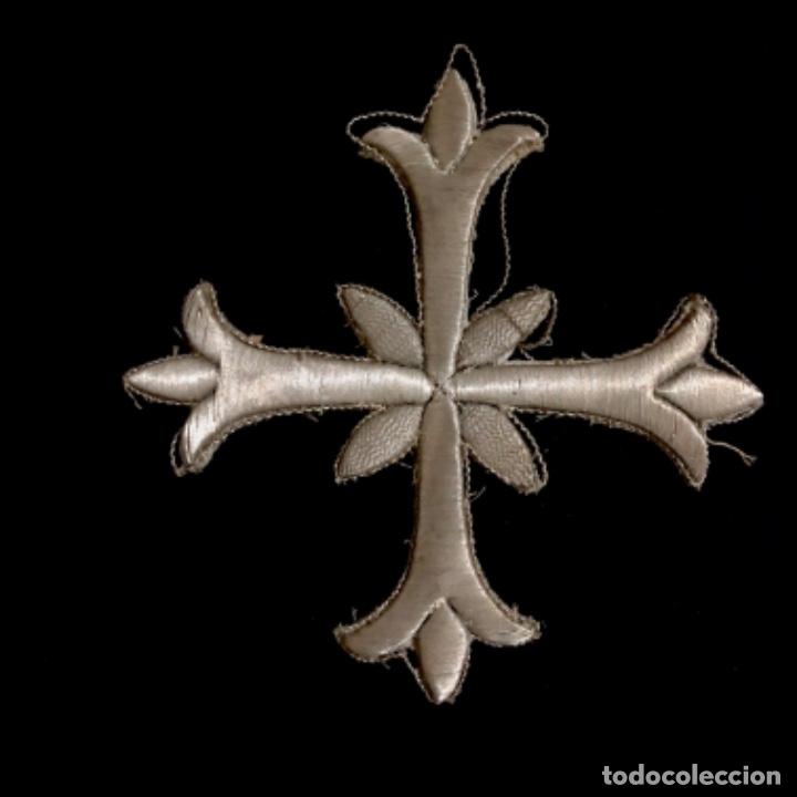 Antig&uuml;edades: Cruz bordada hilo de plata 15cm - Foto 1