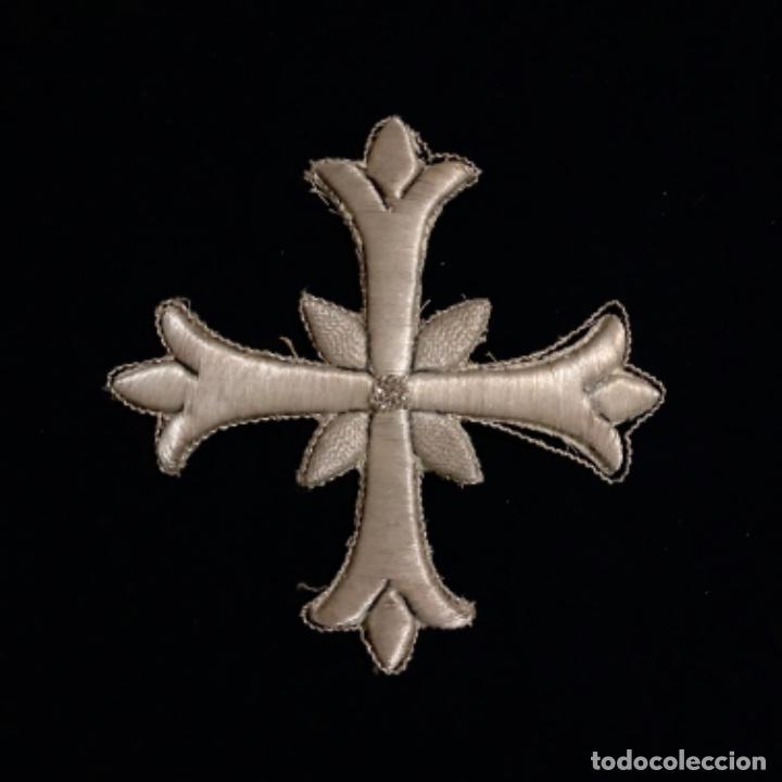 Antig&uuml;edades: Cruz bordada hilo de plata 12cm - Foto 1