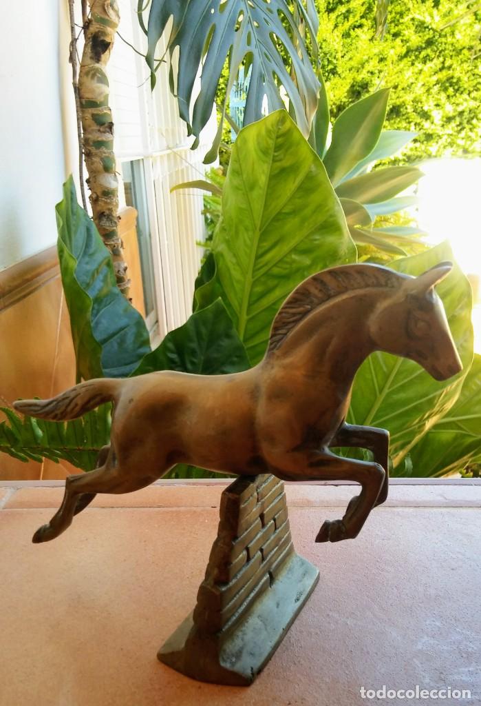 Antig&uuml;edades: PRECIOSO CABALLO DE BRONCE - Foto 1