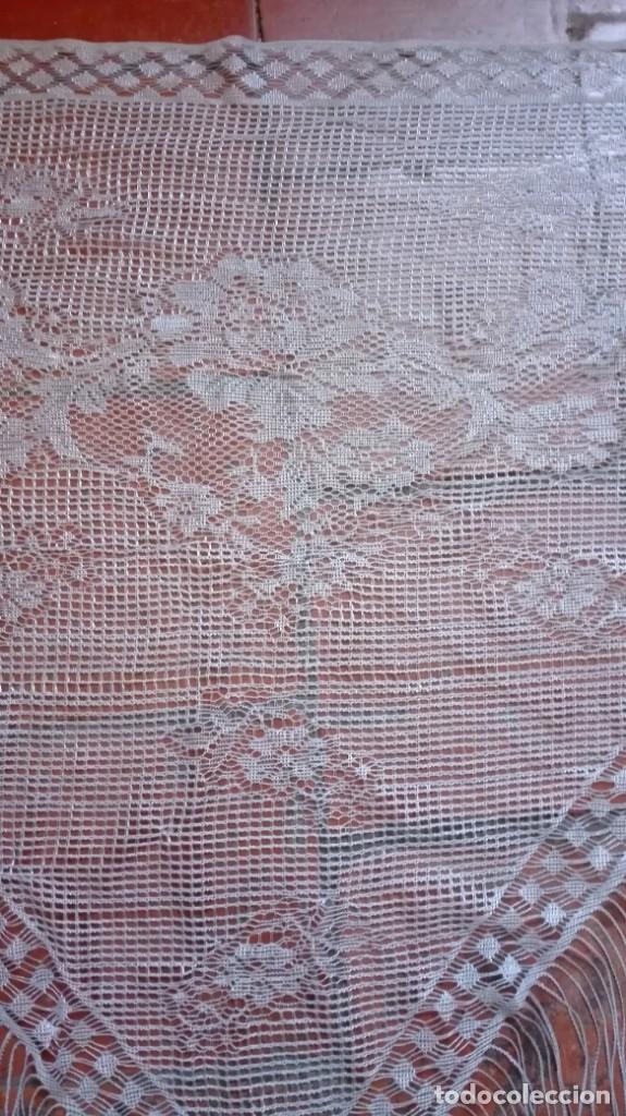 Antig&uuml;edades: Mantilla tipo pico de hilo - Foto 2