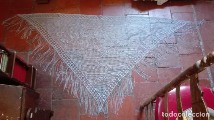 Antig&uuml;edades: Mantilla tipo pico de hilo - Foto 3