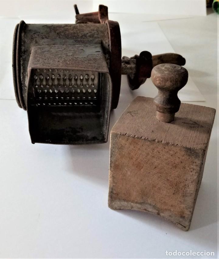 Antig&uuml;edades: Picadora Antigua - Foto 5