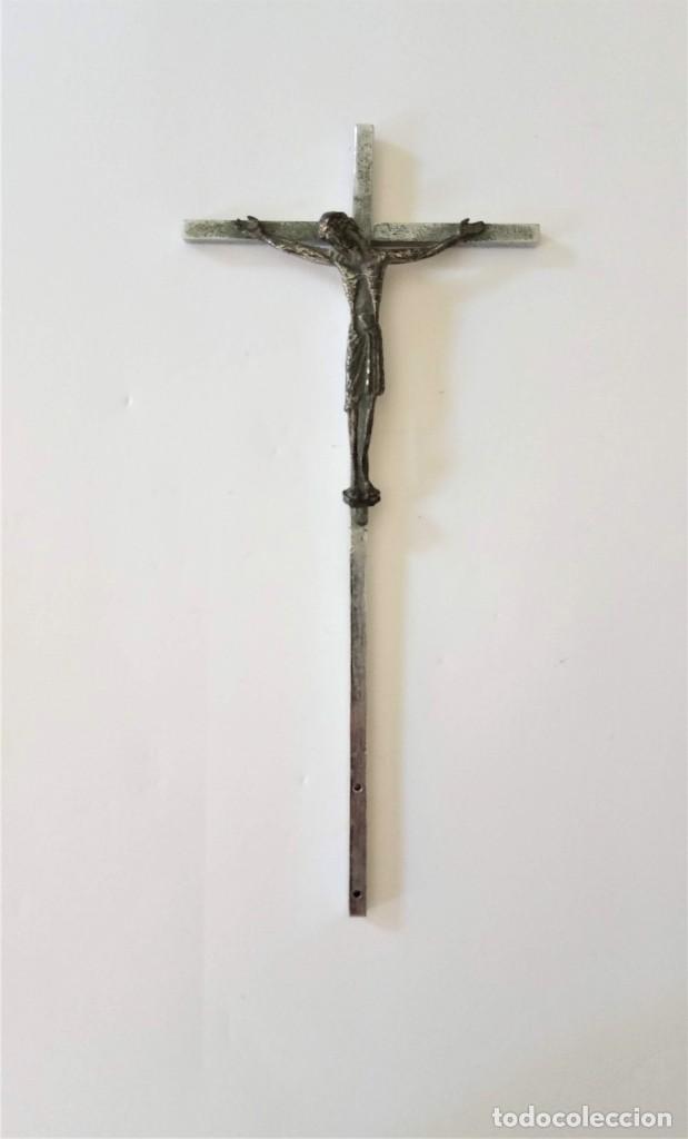 Antig&uuml;edades: Crucifijo metalico - Foto 1