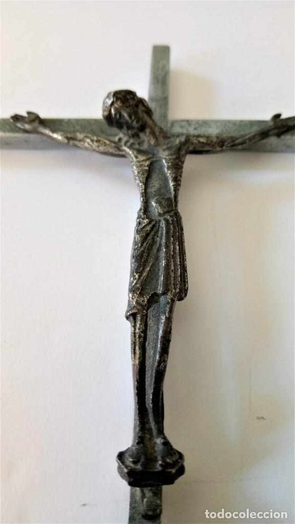 Antig&uuml;edades: Crucifijo metalico - Foto 4