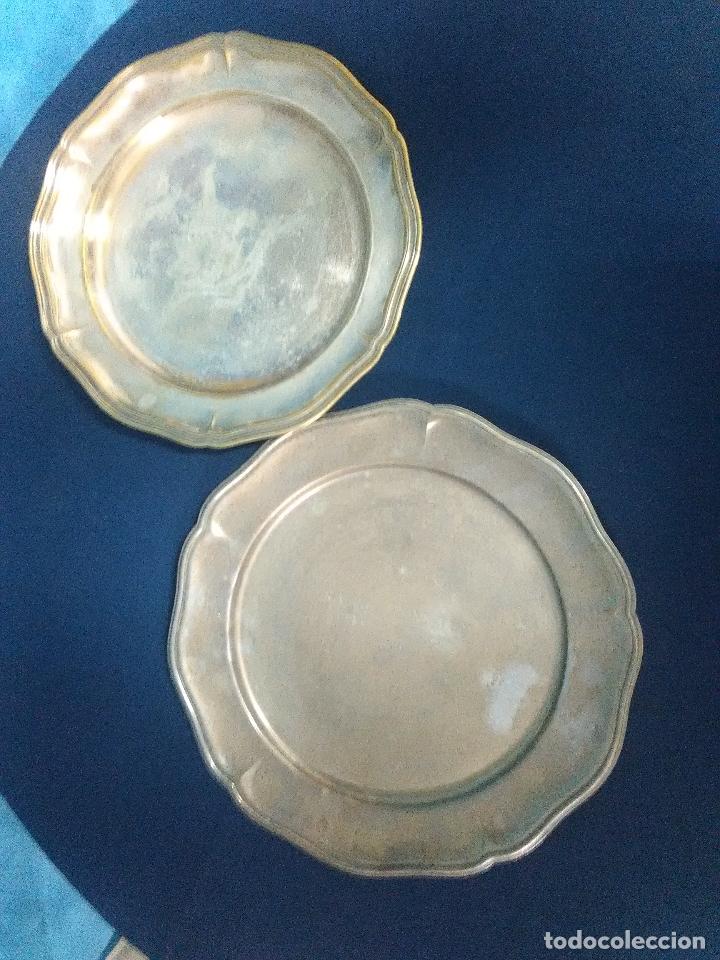 Antig&uuml;edades: DOS BANDEJAS METAL PLATEADO - Foto 1