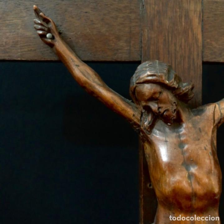 Antig&uuml;edades: Cristo tallado en madera de boj - Foto 2