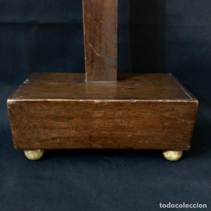 Antig&uuml;edades: Cristo tallado en madera de boj - Foto 3