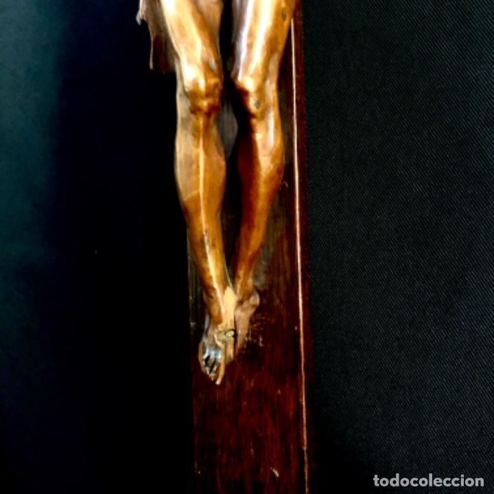 Antig&uuml;edades: Cristo tallado en madera de boj - Foto 9