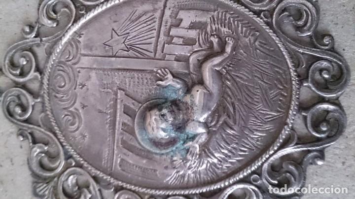 Antig&uuml;edades: MEDALLA GRANDE DE CUNA - Foto 6