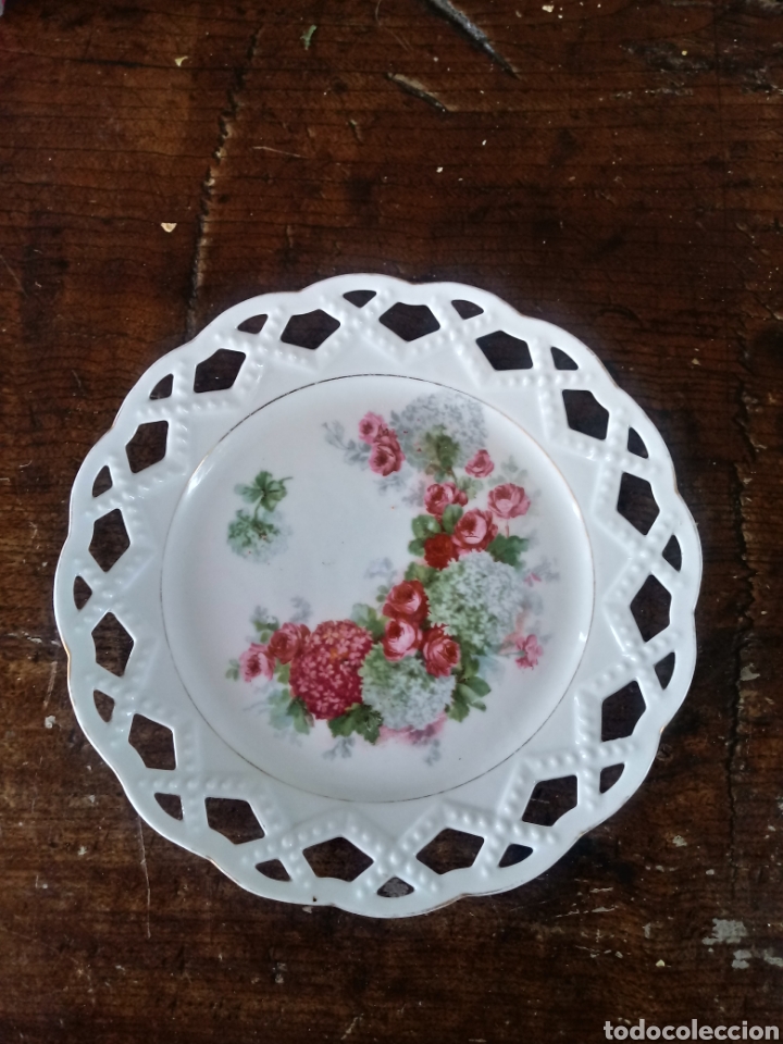 Antig&uuml;edades: 2 Platos de porcelana calada - Foto 2