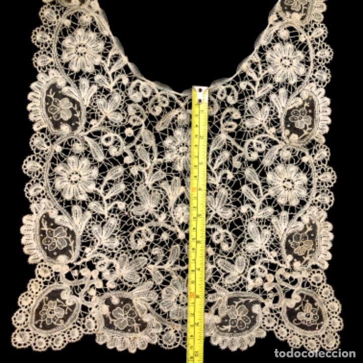 Antig&uuml;edades: Gran cuello de encaje duquesa s. XIX - Foto 2