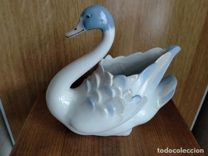 Antig&uuml;edades: CISNE CERRMICA PORCELANA MARCA REX - Foto 1