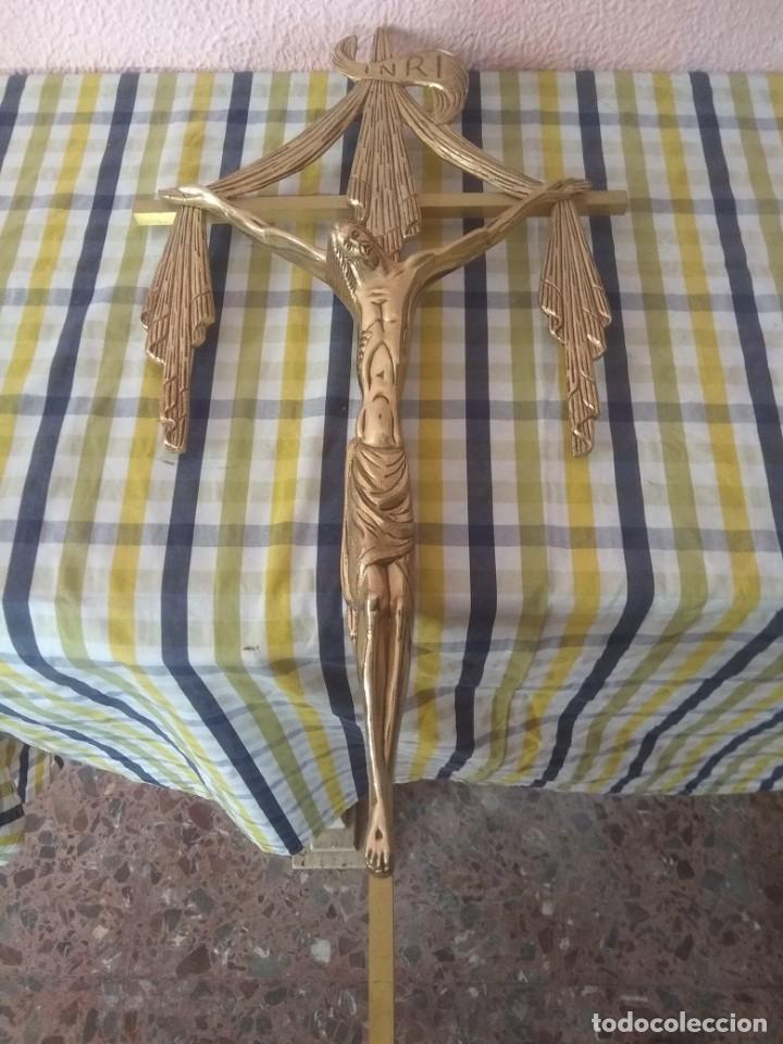 Antig&uuml;edades: Crucifijo en bronce - Foto 1