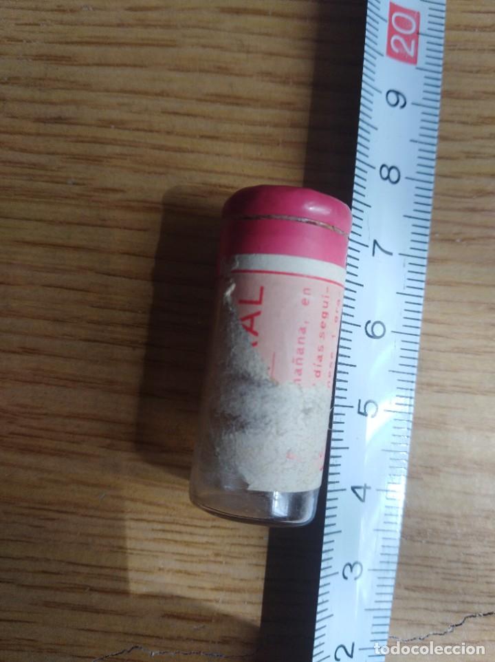 Antig&uuml;edades: Frasco de cristal de medicina 595