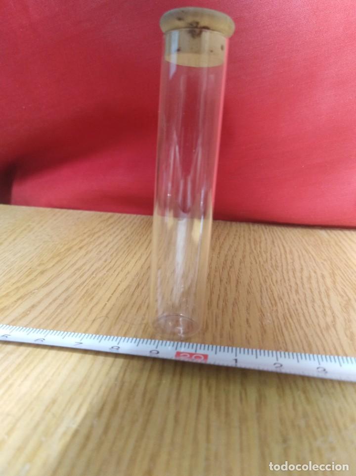 Antig&uuml;edades: Frasco de cristal de medicina 595