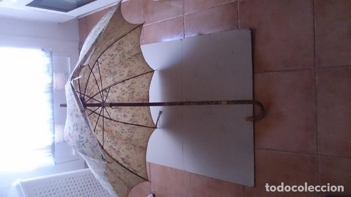 Antig&uuml;edades: BONITO Y ANTIGUO PARAGUAS ( DEFECTOS.)