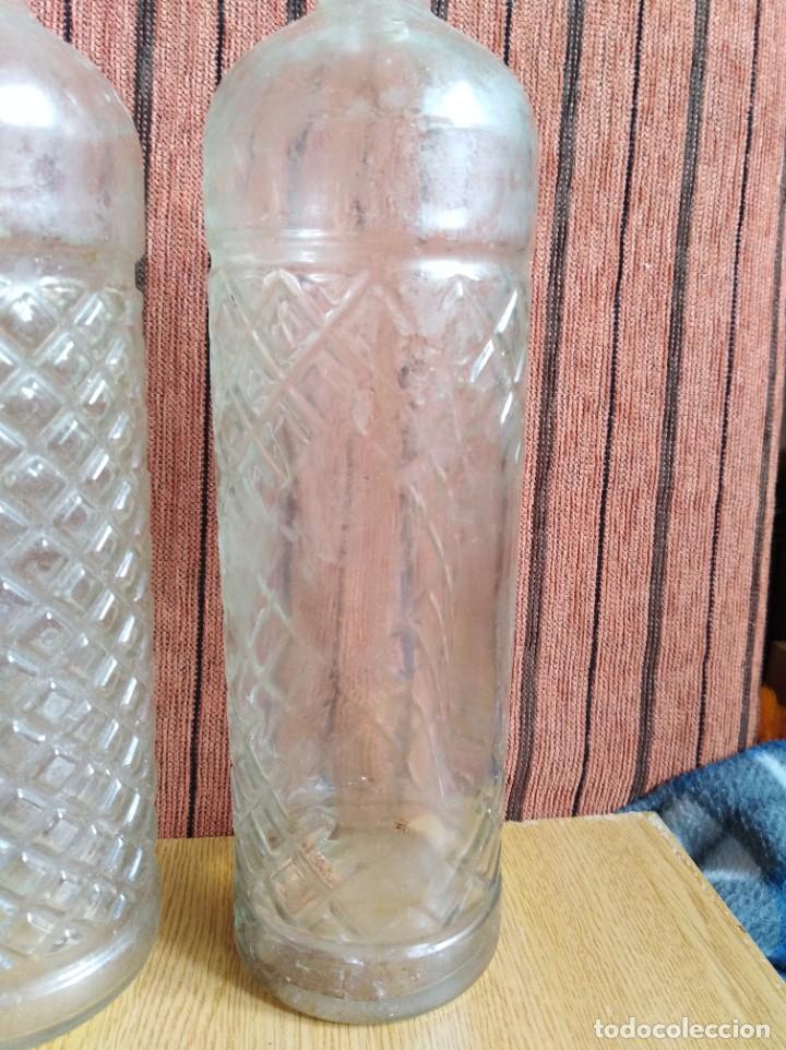 Antig&uuml;edades: 3 botellas de cristal (801) - Foto 2
