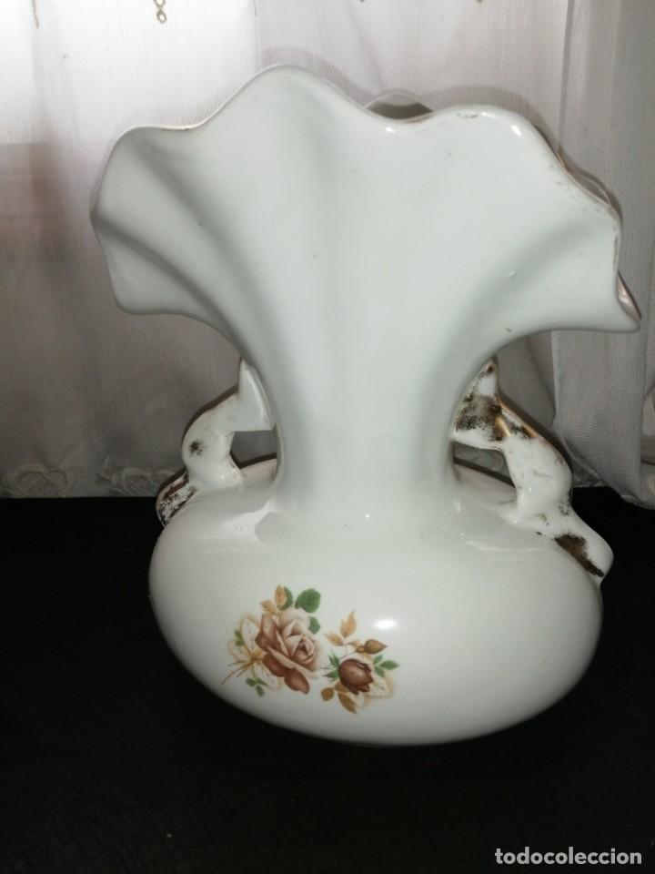 Antig&uuml;edades: Antiguo jarr&oacute;n de porcelana - Foto 6