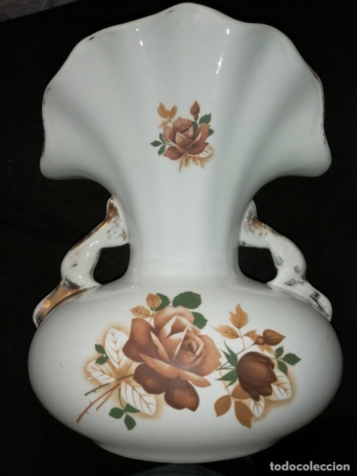 Antig&uuml;edades: Antiguo jarr&oacute;n de porcelana - Foto 7