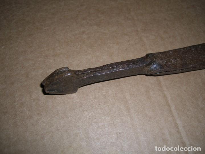 Antig&uuml;edades: TENAZAS EN HIERRO FORJADO - Foto 2
