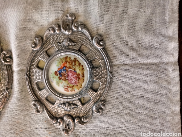 Antig&uuml;edades: 3 Embellecedores de muebles - Foto 2