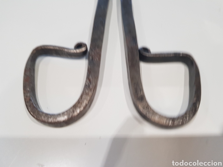 Antig&uuml;edades: Magn&iacute;fica pinza de hierro forjado - Foto 2