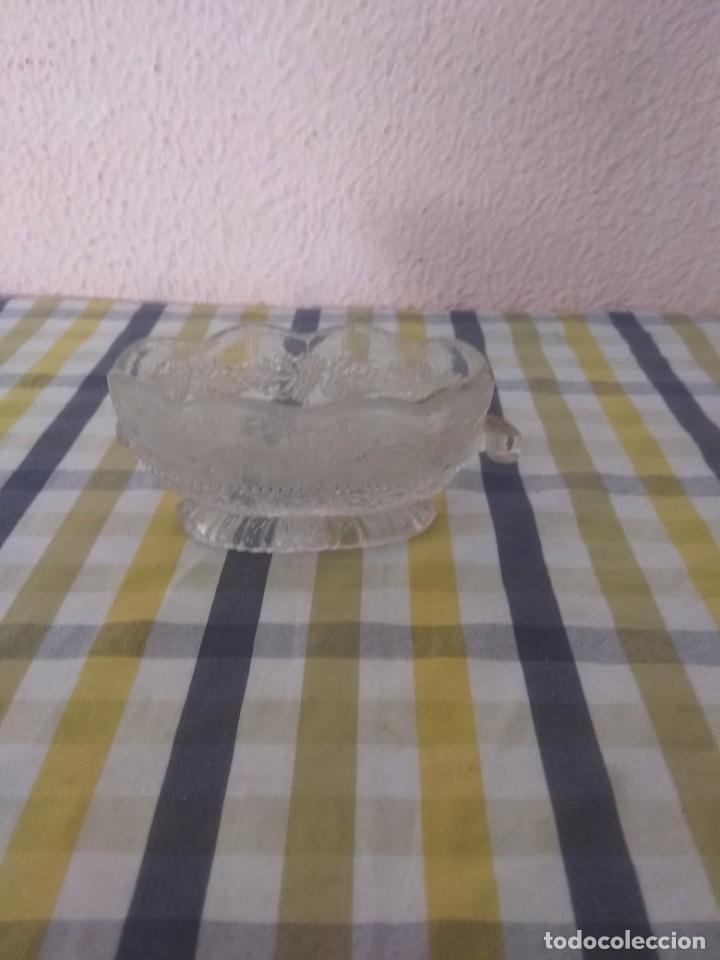 Antig&uuml;edades: Miniatura de centro de mesa en cristal - Foto 1