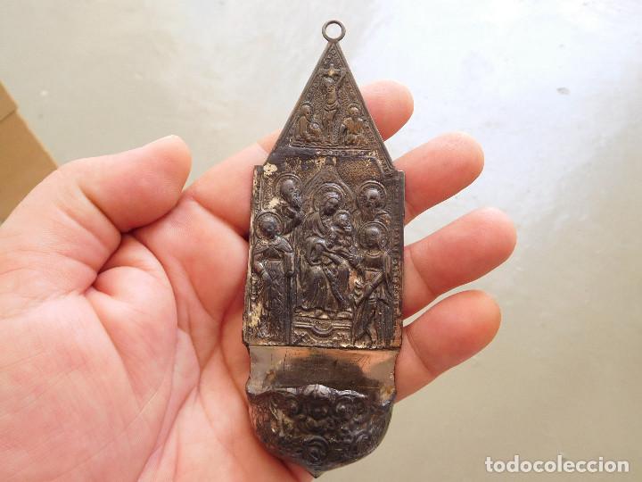 Antigüedades: Antigua benditera de plata virgen con niño - Foto 1 - 210023455