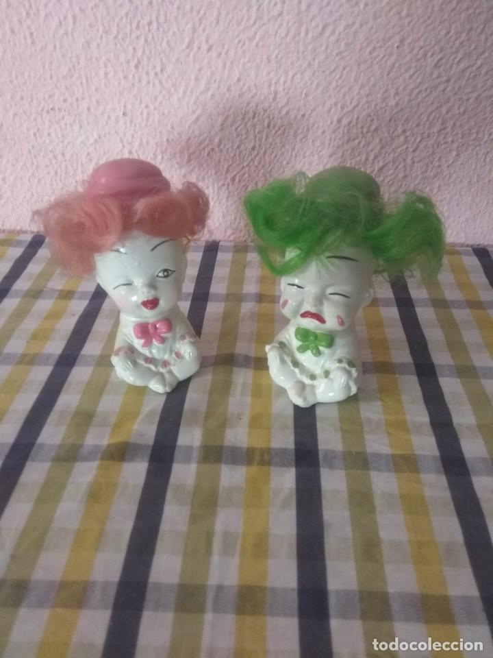 Antiques: Pareja de figuras de yeso
