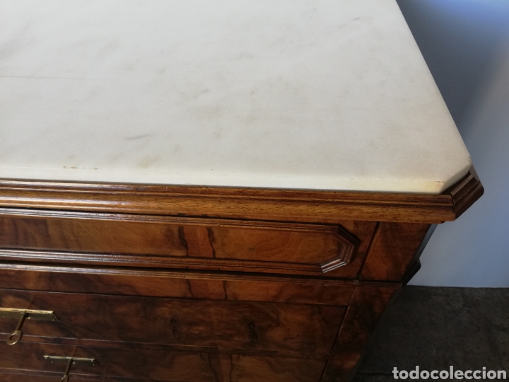Antig&uuml;edades: C&oacute;moda chapa ra&iacute;z de nogal restaurada - Foto 6