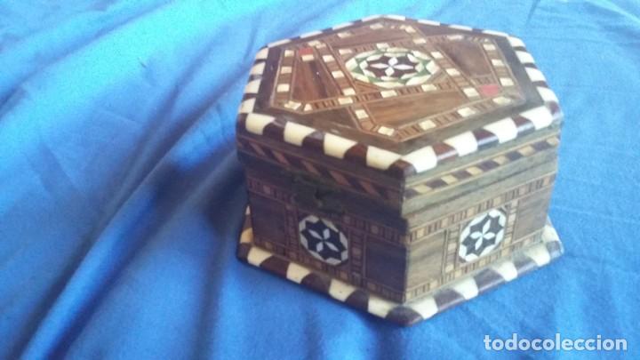 Antig&uuml;edades: caja joyero taracea granadina - Foto 3