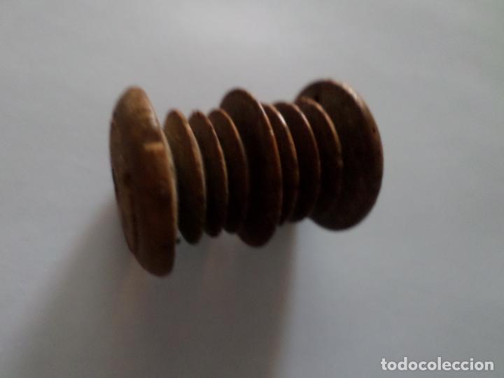 Antig&uuml;edades: BOBINA DE HILAR DE MADERA - Foto 4
