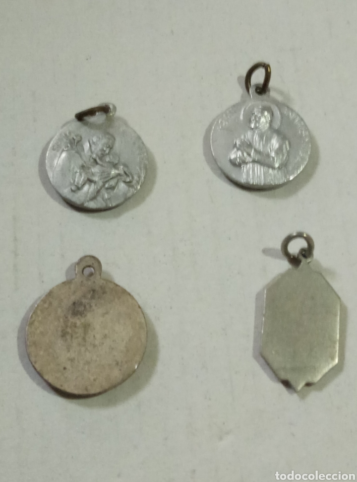 Antig&uuml;edades: Lote 4 medallas religiosas - Foto 2