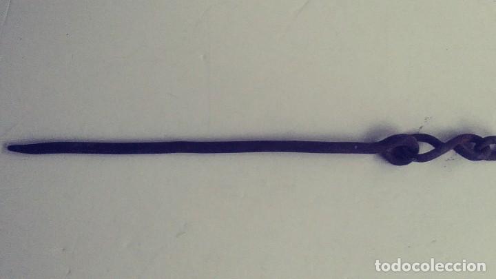 Antig&uuml;edades: argolla mulera de hierro con cadena - Foto 4