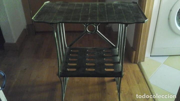 Antig&uuml;edades: mesa de hierro colado esmaltado - Foto 2