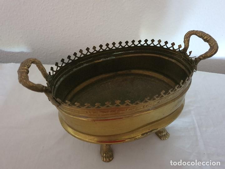 Antig&uuml;edades: CENTRO DE MESA OVALADO EN METAL - Foto 2