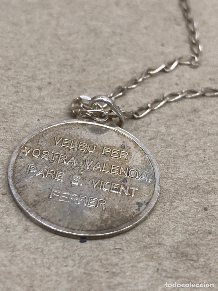 Antig&uuml;edades: Medalla con cadena religiosa - Foto 1