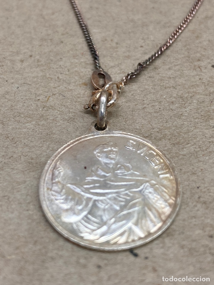 Antig&uuml;edades: Medalla con cadena de plata - Foto 2