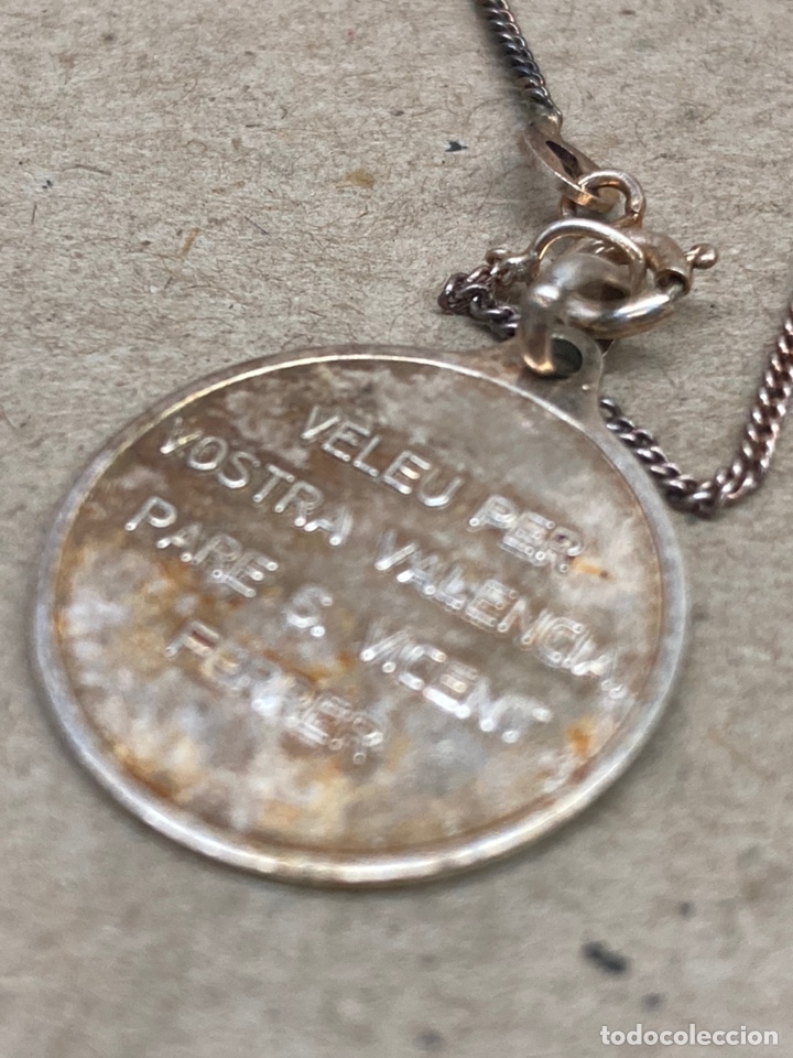 Antig&uuml;edades: Medalla con cadena de plata - Foto 1