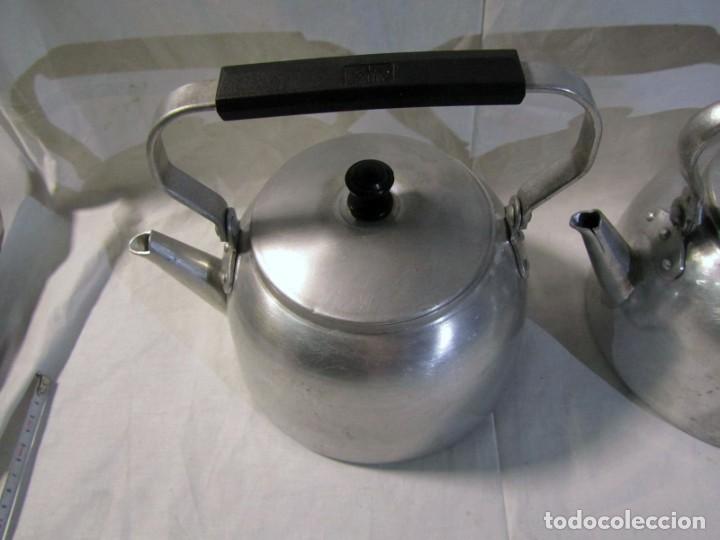 Antig&uuml;edades: 3 teteras cafeteras de aluminio grandes - Foto 5