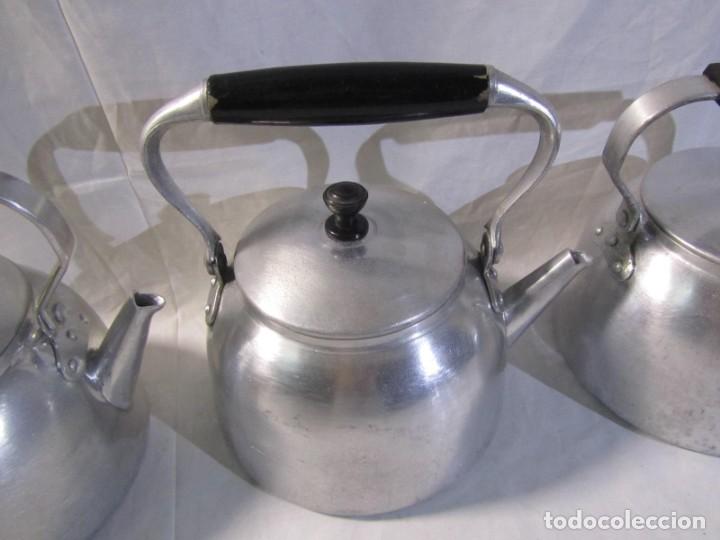 Antig&uuml;edades: 3 teteras cafeteras de aluminio grandes - Foto 10