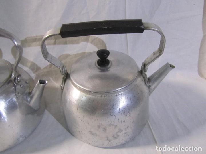 Antig&uuml;edades: 3 teteras cafeteras de aluminio grandes - Foto 11