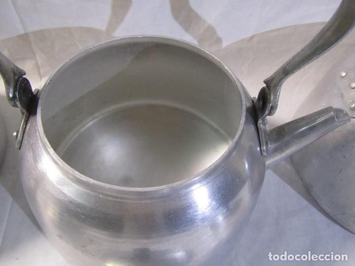 Antig&uuml;edades: 3 teteras cafeteras de aluminio grandes - Foto 14