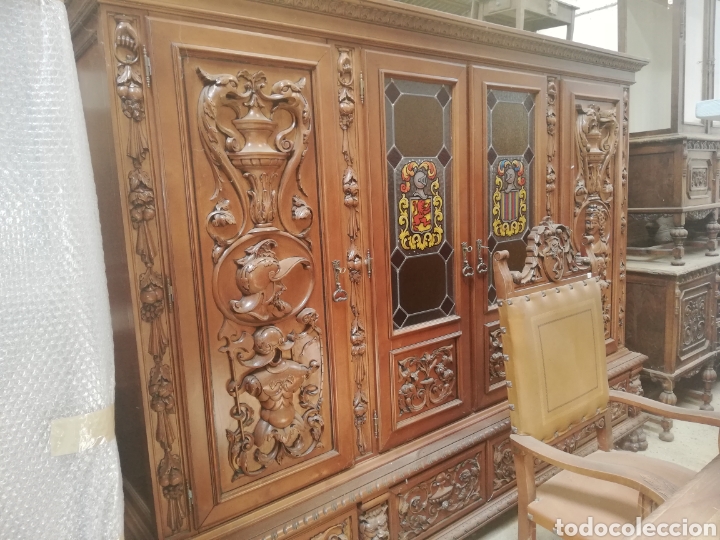 Antig&uuml;edades: Despacho tallado - Foto 1